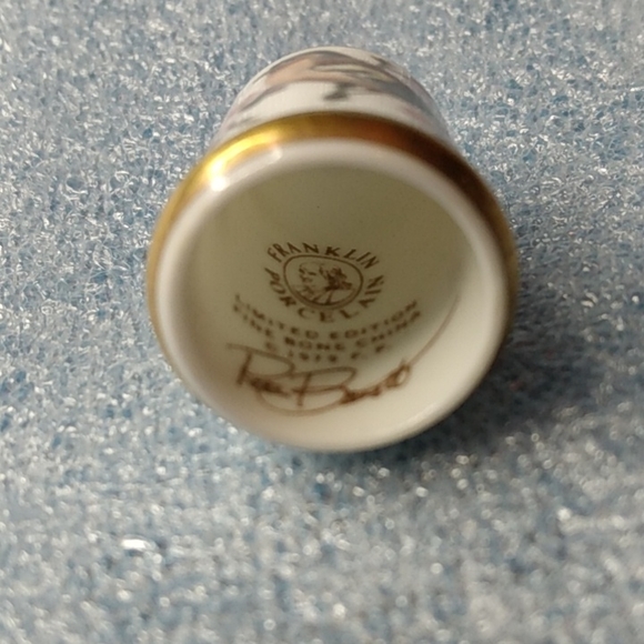 Franklin Porcelain 1979 Thimble Birds Flowers Chaffinch Fringilla Coelebs - Picture 4 of 4